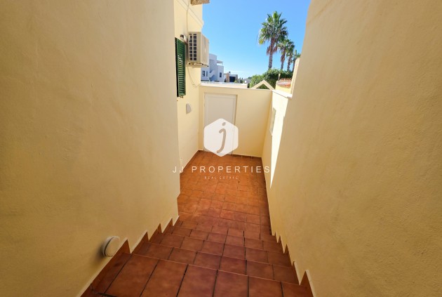 Z drugiej ręki - Villa -
Los Dolses - Inland