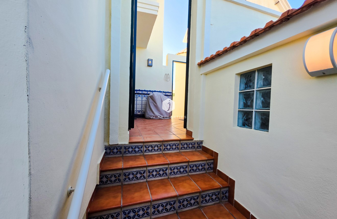 Z drugiej ręki - Villa -
Los Dolses - Inland