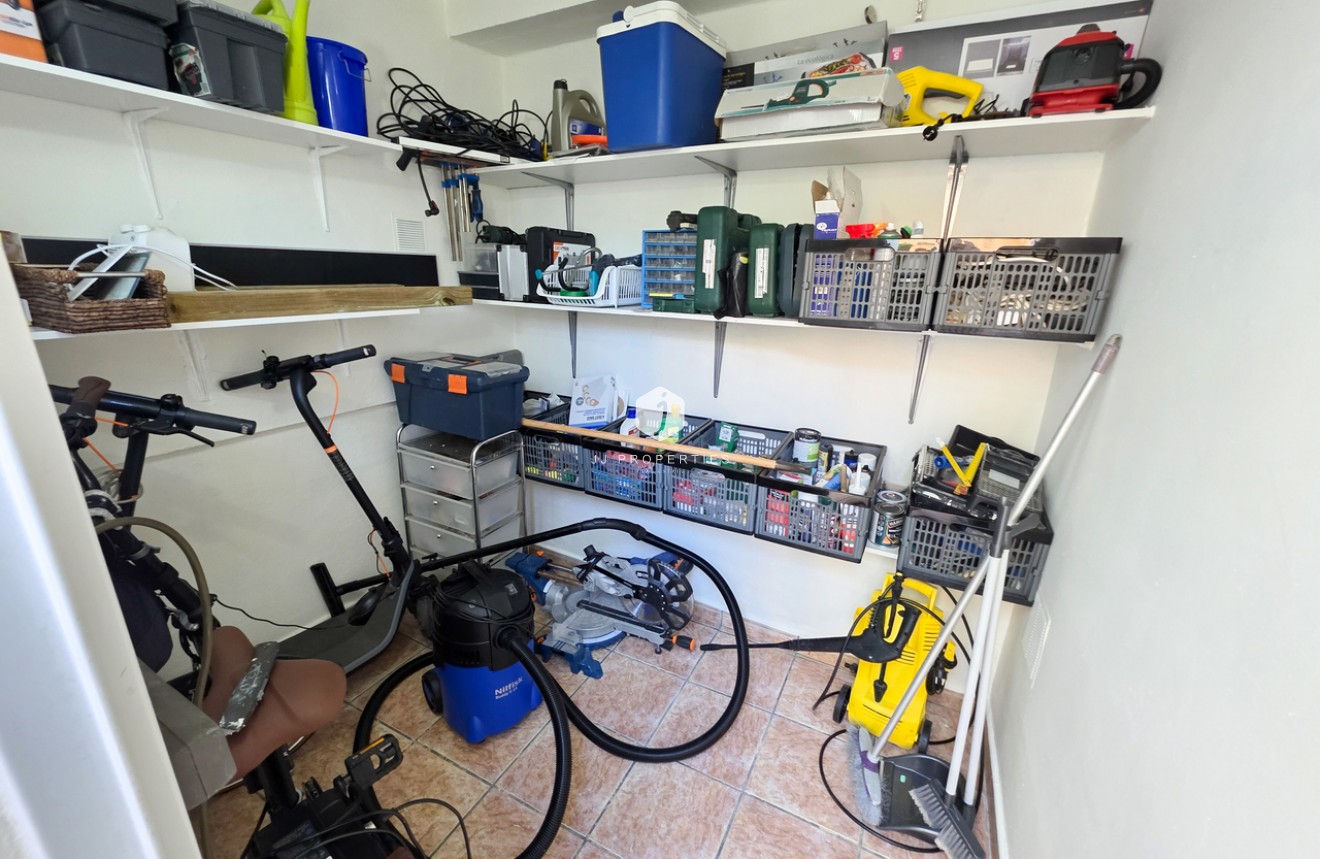 Z drugiej ręki - Villa -
Los Dolses - Inland