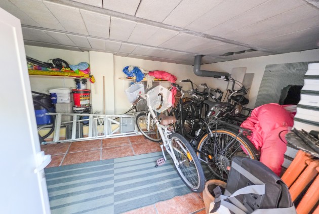 Z drugiej ręki - Villa -
Los Dolses - Inland