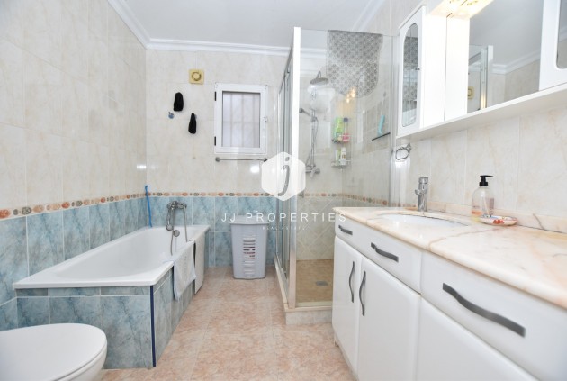 Z drugiej ręki - Villa -
Algorfa - Inland