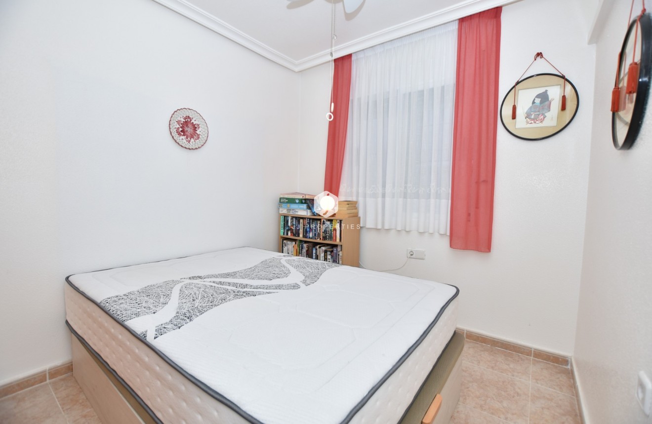 Z drugiej ręki - Villa -
Algorfa - Inland