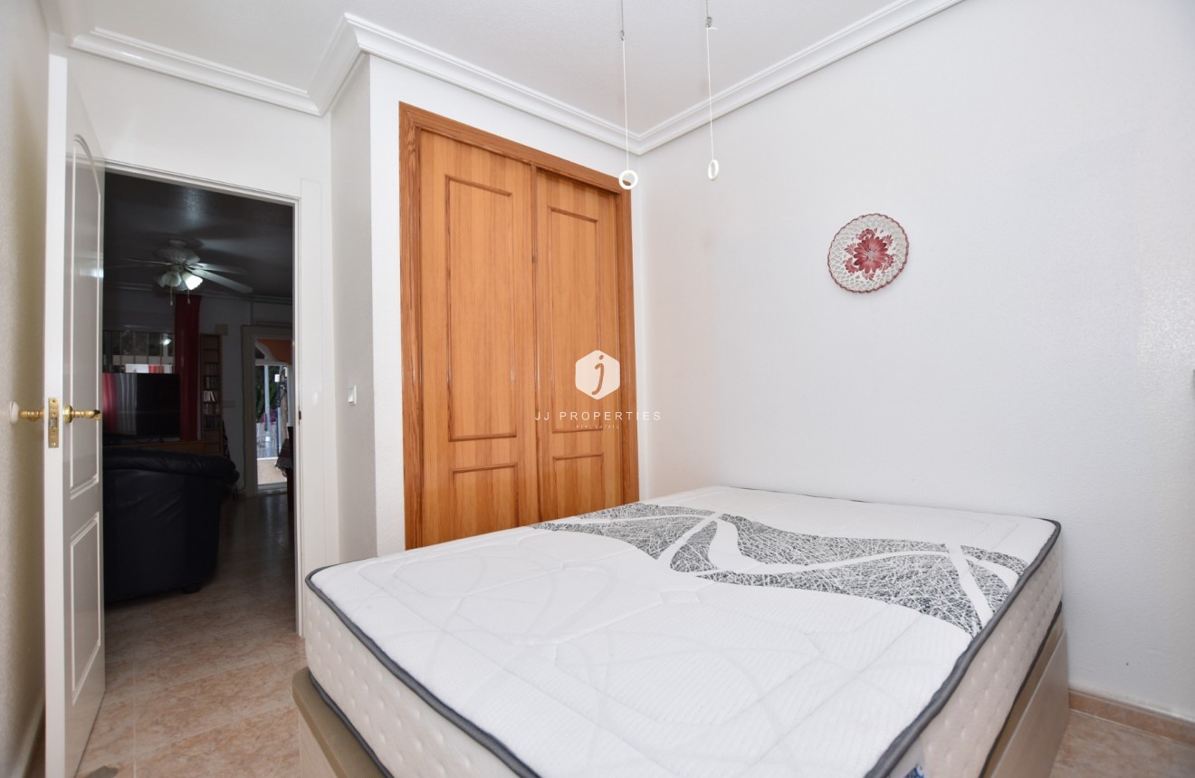 Z drugiej ręki - Villa -
Algorfa - Inland