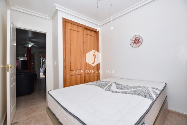 Z drugiej ręki - Villa -
Algorfa - Inland