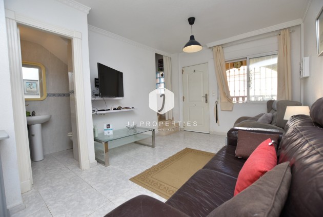 Z drugiej ręki - Szalet -
Algorfa - Inland