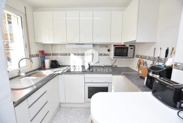 Z drugiej ręki - Szalet -
Algorfa - Inland