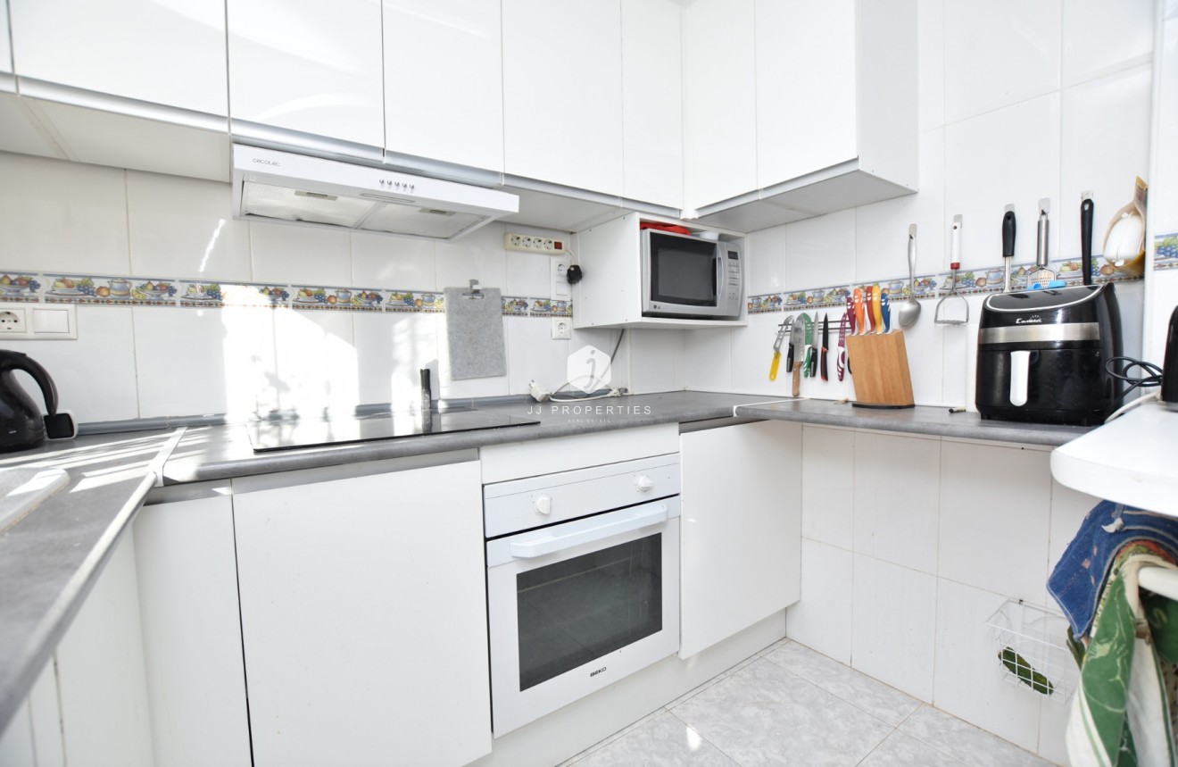 Z drugiej ręki - Szalet -
Algorfa - Inland