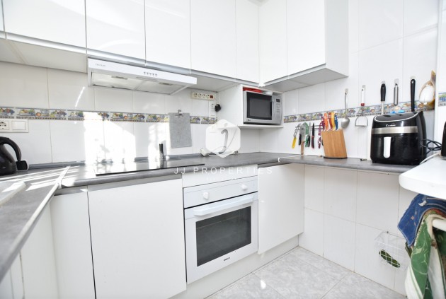 Z drugiej ręki - Szalet -
Algorfa - Inland