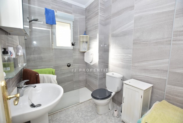 Z drugiej ręki - Szalet -
Algorfa - Inland