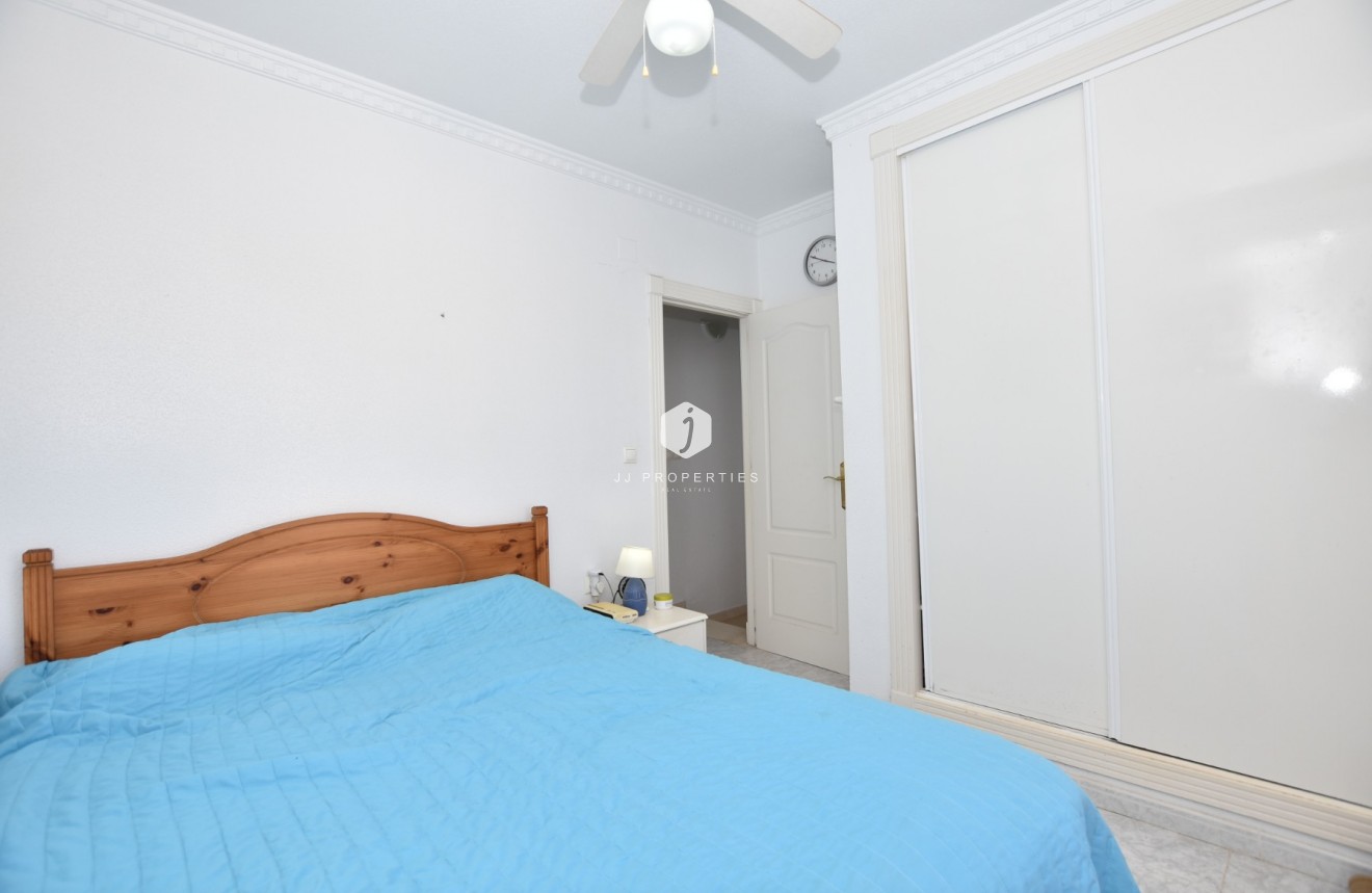 Z drugiej ręki - Szalet -
Algorfa - Inland