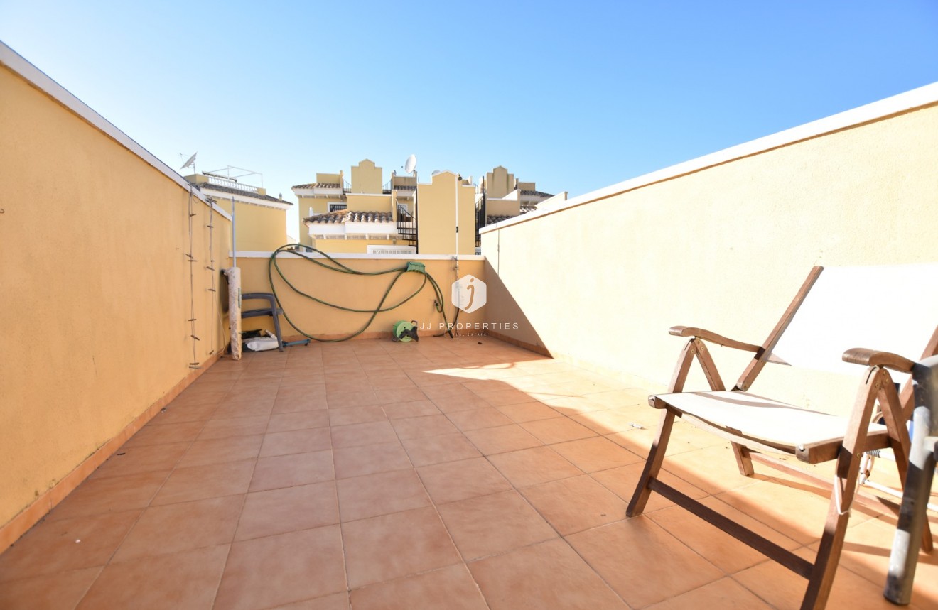 Z drugiej ręki - Szalet -
Algorfa - Inland