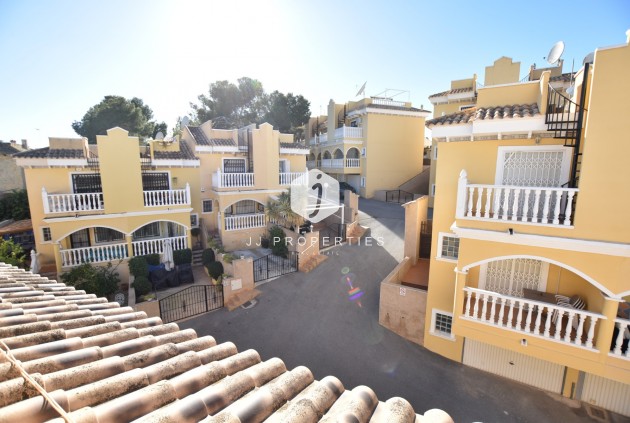 Z drugiej ręki - Szalet -
Algorfa - Inland