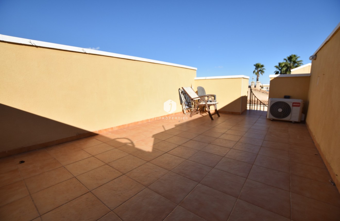 Z drugiej ręki - Szalet -
Algorfa - Inland