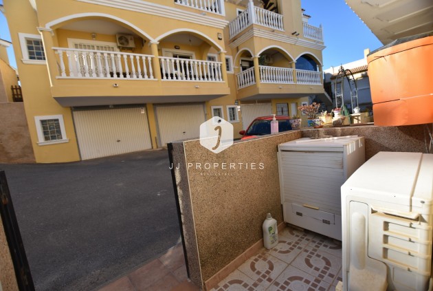 Z drugiej ręki - Szalet -
Algorfa - Inland