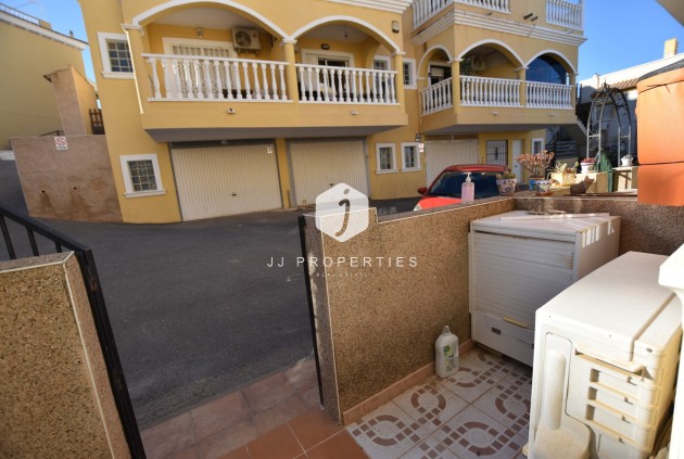 Z drugiej ręki - Szalet -
Algorfa - Inland