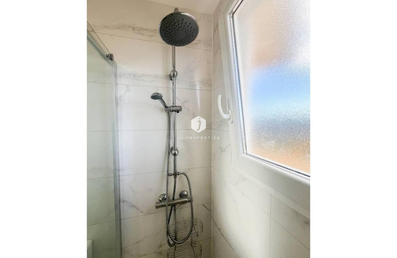 Z drugiej ręki - Mieszkanie w bloku -
Torrevieja - Costa Blanca