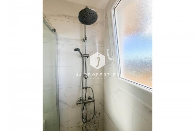 Z drugiej ręki - Mieszkanie w bloku -
Torrevieja - Costa Blanca