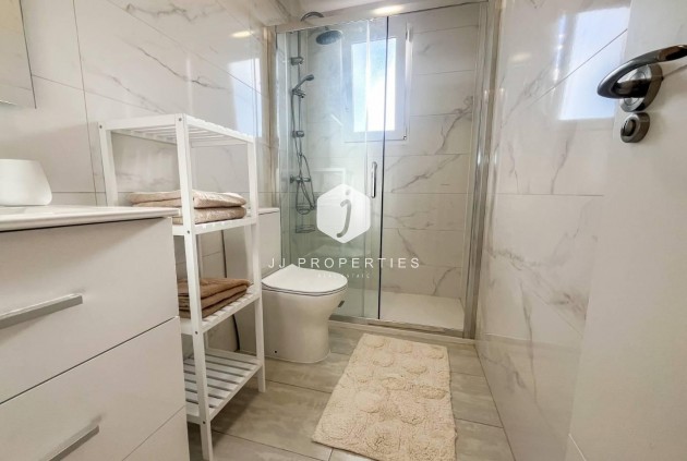 Z drugiej ręki - Mieszkanie w bloku -
Torrevieja - Costa Blanca