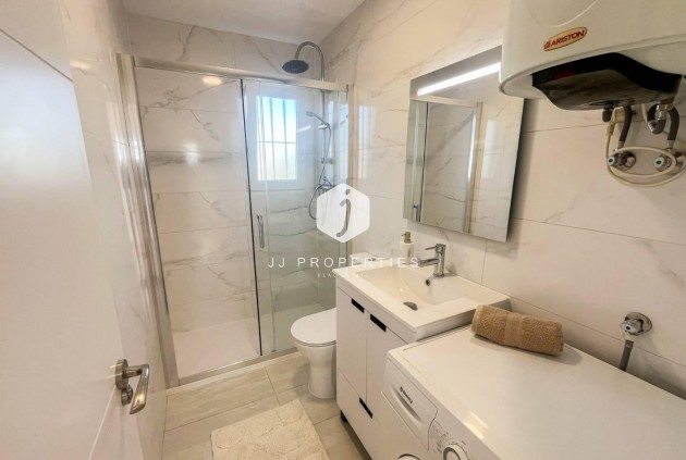 Z drugiej ręki - Mieszkanie w bloku -
Torrevieja - Costa Blanca