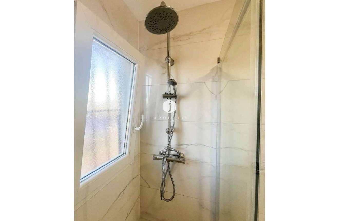 Z drugiej ręki - Mieszkanie w bloku -
Torrevieja - Costa Blanca