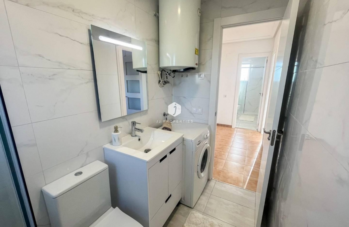 Z drugiej ręki - Mieszkanie w bloku -
Torrevieja - Costa Blanca