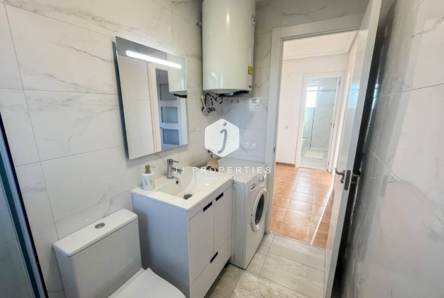 Z drugiej ręki - Mieszkanie w bloku -
Torrevieja - Costa Blanca