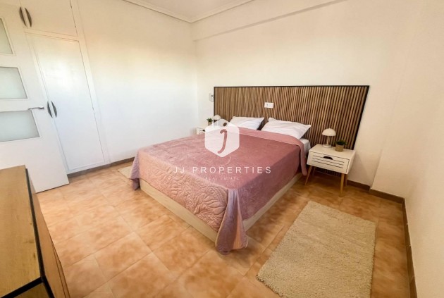 Z drugiej ręki - Mieszkanie w bloku -
Torrevieja - Costa Blanca