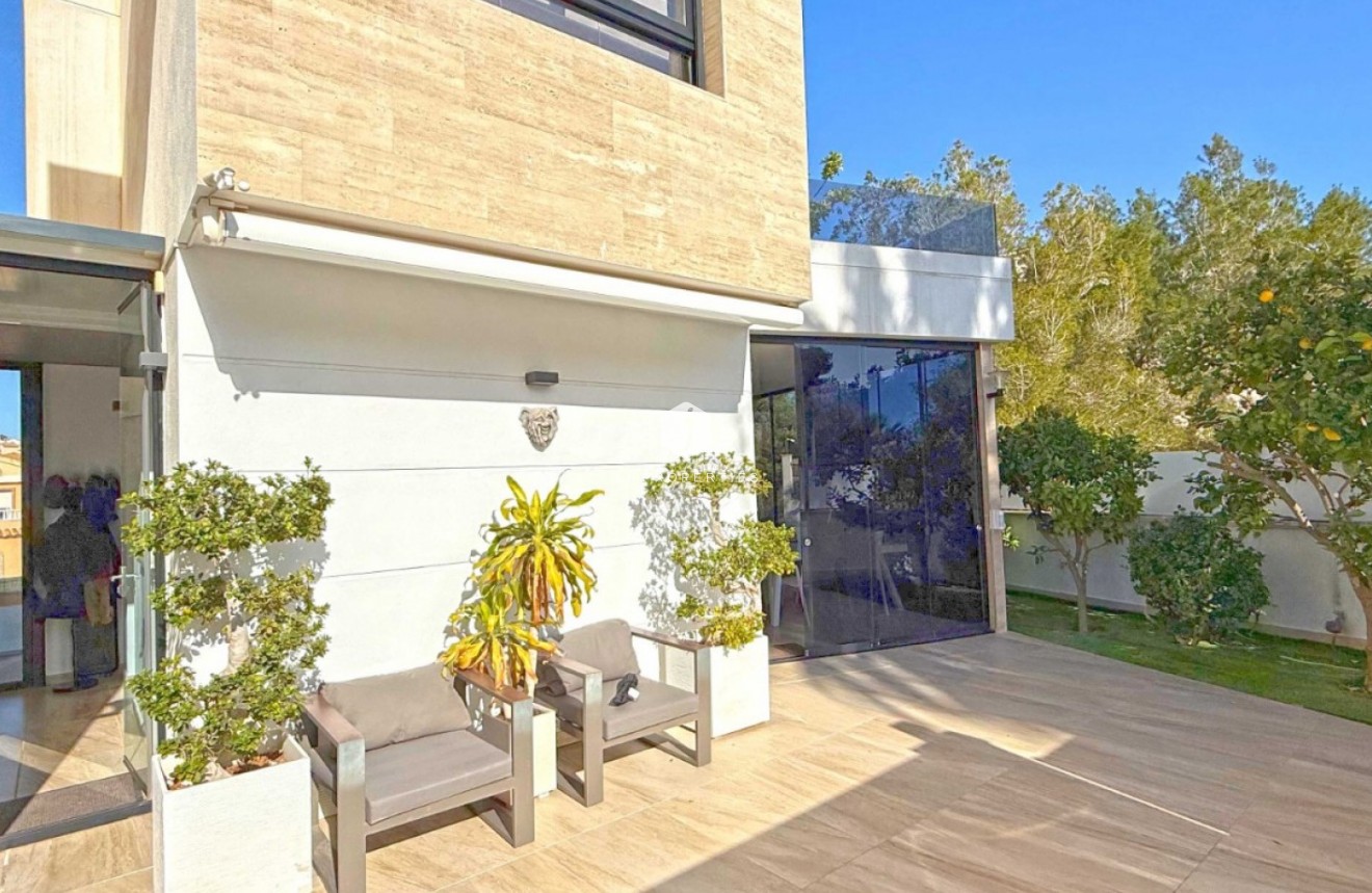 Z drugiej ręki - Villa -
Orihuela Costa - Costa Blanca