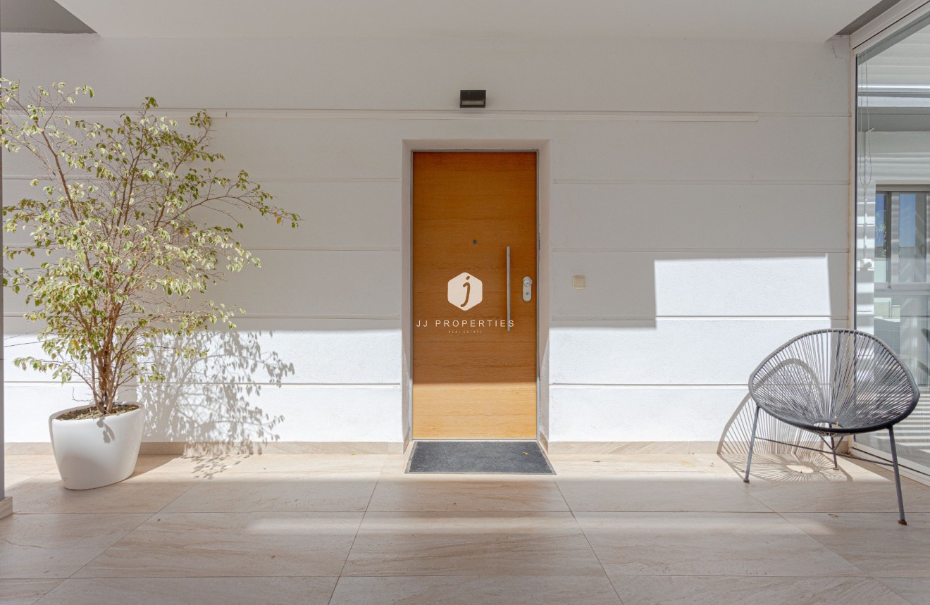 Z drugiej ręki - Villa -
Orihuela Costa - Costa Blanca