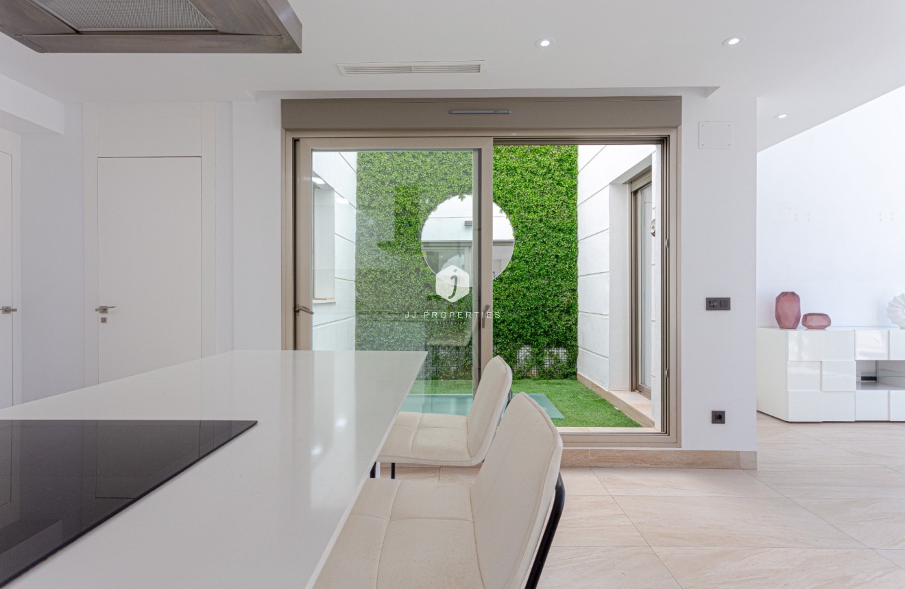 Z drugiej ręki - Villa -
Orihuela Costa - Costa Blanca