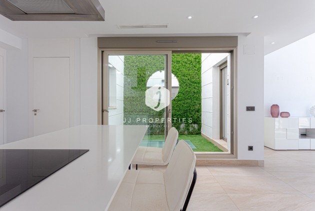 Z drugiej ręki - Villa -
Orihuela Costa - Costa Blanca