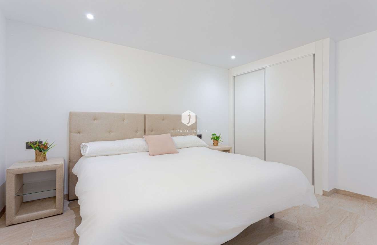 Z drugiej ręki - Villa -
Orihuela Costa - Costa Blanca