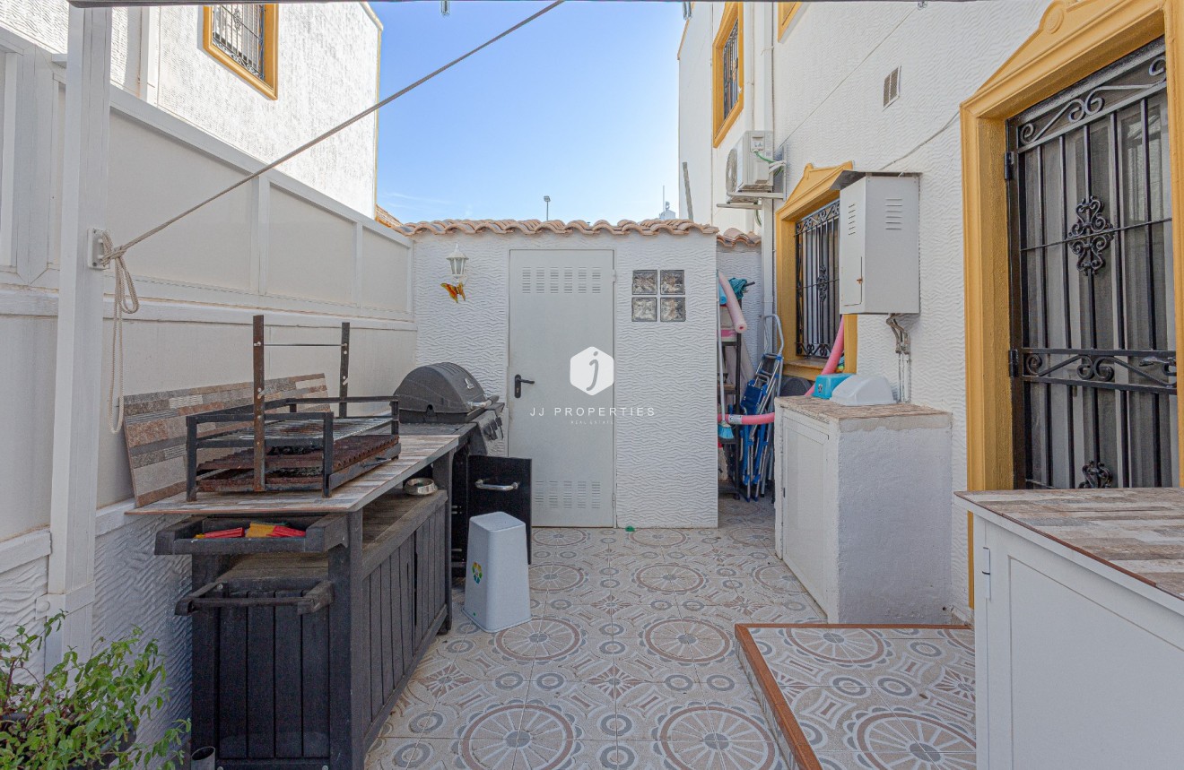 Z drugiej ręki - Villa -
Orihuela Costa - Costa Blanca