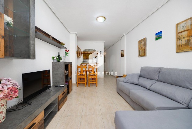 Z drugiej ręki - Mieszkanie w bloku -
Torrevieja - Playa del Cura