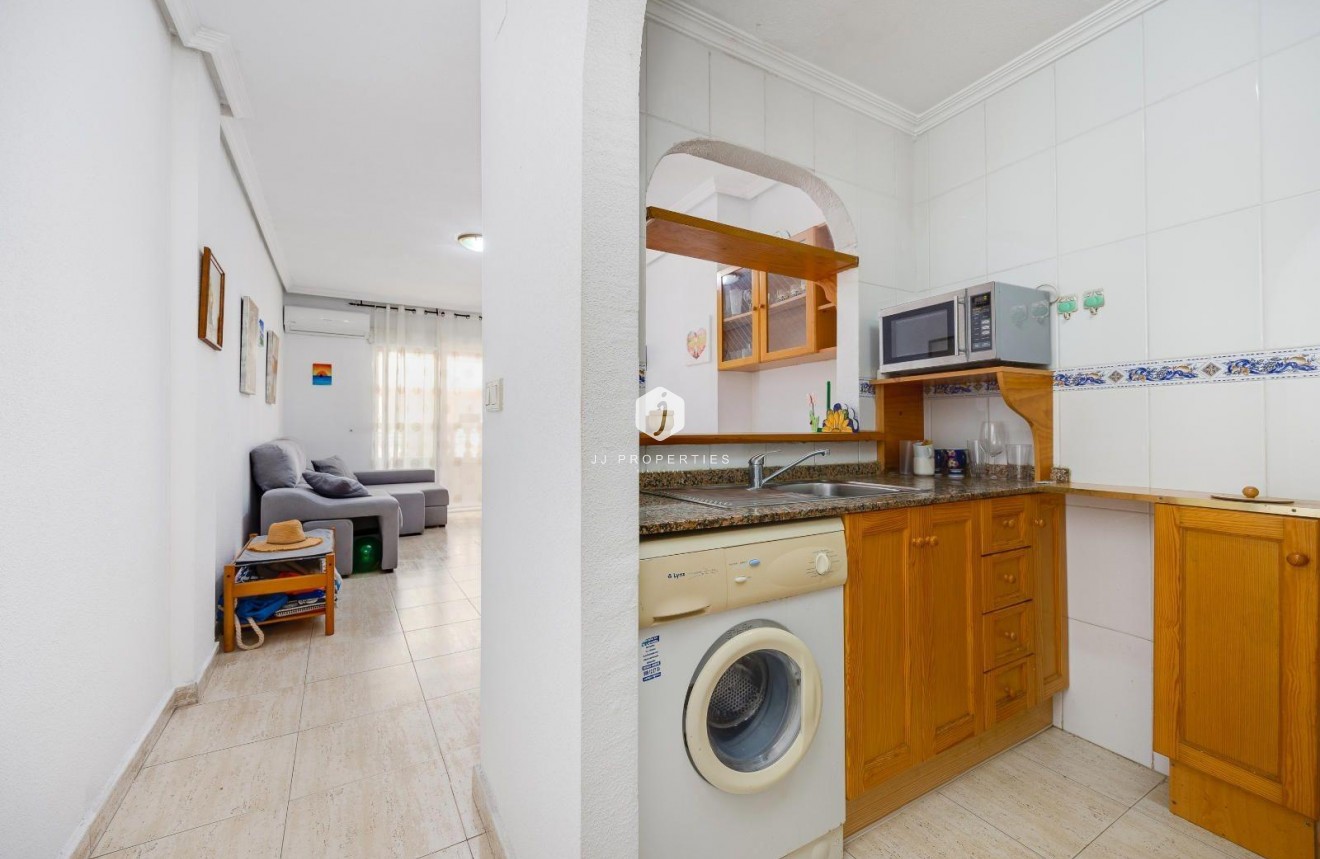 Z drugiej ręki - Mieszkanie w bloku -
Torrevieja - Playa del Cura