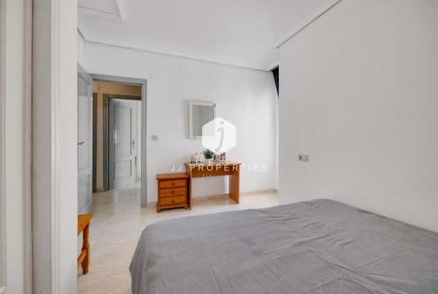 Z drugiej ręki - Mieszkanie w bloku -
Torrevieja - Playa del Cura