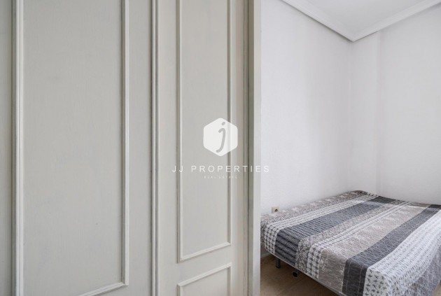 Z drugiej ręki - Mieszkanie w bloku -
Torrevieja - Playa del Cura