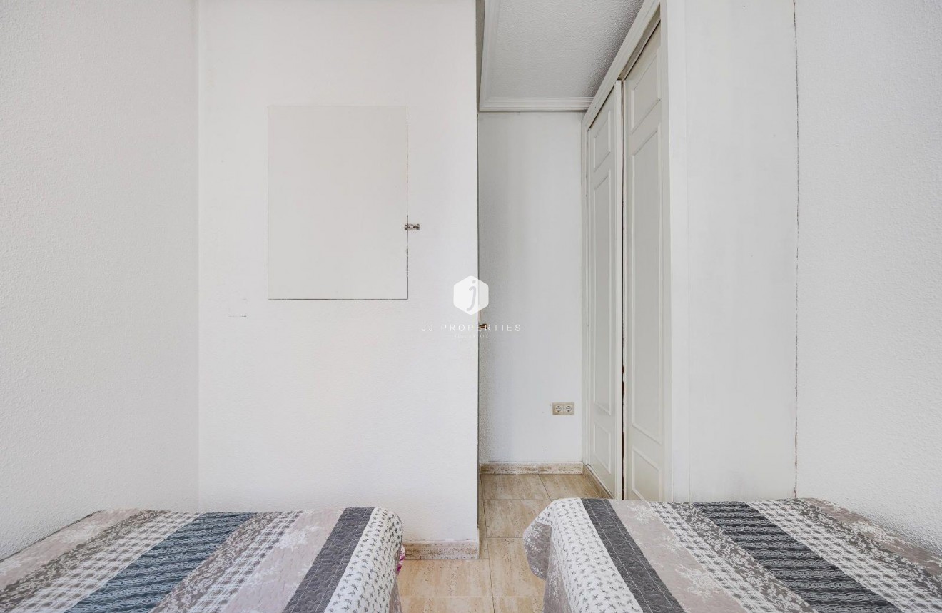 Z drugiej ręki - Mieszkanie w bloku -
Torrevieja - Playa del Cura