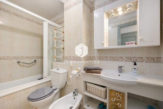 Z drugiej ręki - Mieszkanie w bloku -
Torrevieja - Playa del Cura