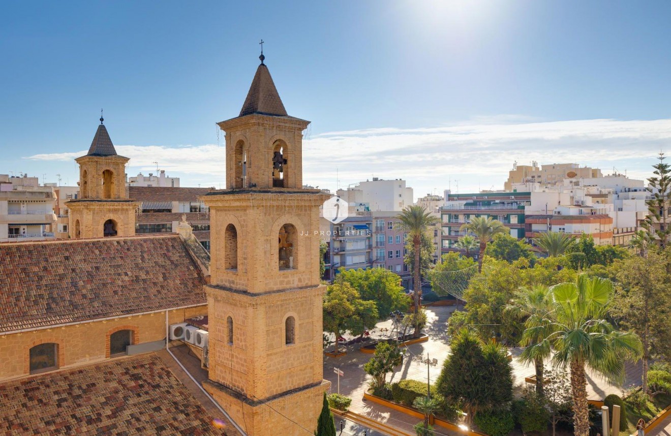 Z drugiej ręki - Mieszkanie w bloku -
Torrevieja - Centro