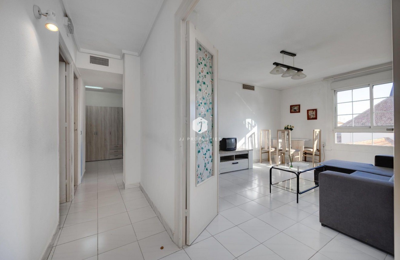 Z drugiej ręki - Mieszkanie w bloku -
Torrevieja - Centro