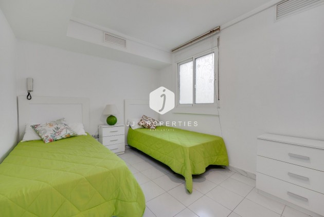 Z drugiej ręki - Mieszkanie w bloku -
Torrevieja - Centro