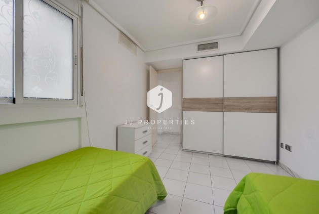 Z drugiej ręki - Mieszkanie w bloku -
Torrevieja - Centro