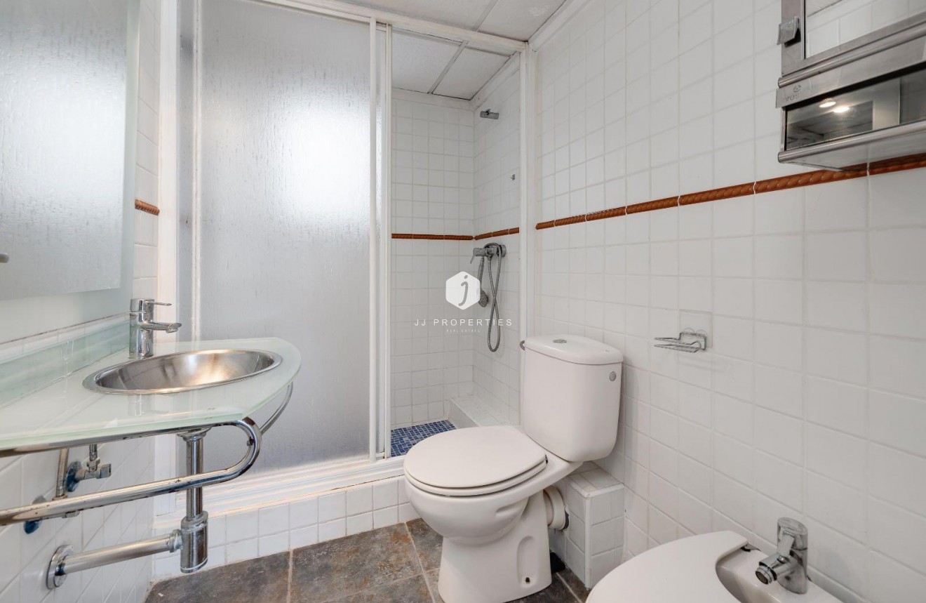 Z drugiej ręki - Mieszkanie w bloku -
Torrevieja - Centro