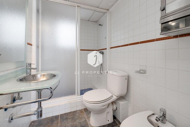 Z drugiej ręki - Mieszkanie w bloku -
Torrevieja - Centro