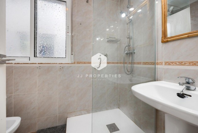 Z drugiej ręki - Mieszkanie w bloku -
Torrevieja - Centro