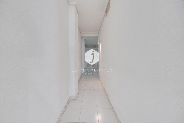 Z drugiej ręki - Mieszkanie w bloku -
Torrevieja - Centro