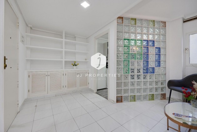 Z drugiej ręki - Mieszkanie w bloku -
Torrevieja - Centro