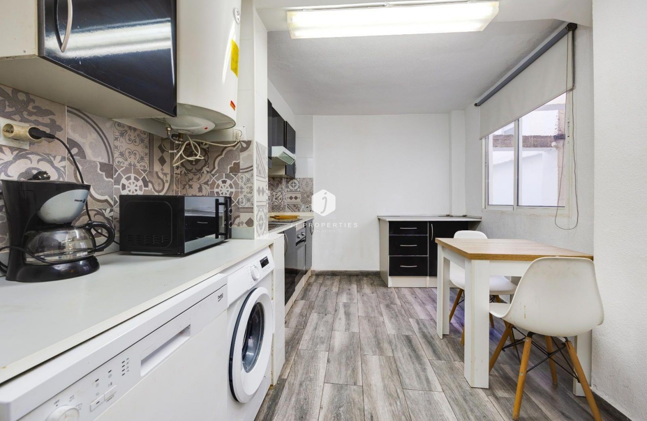 Z drugiej ręki - Mieszkanie w bloku -
Torrevieja - Centro