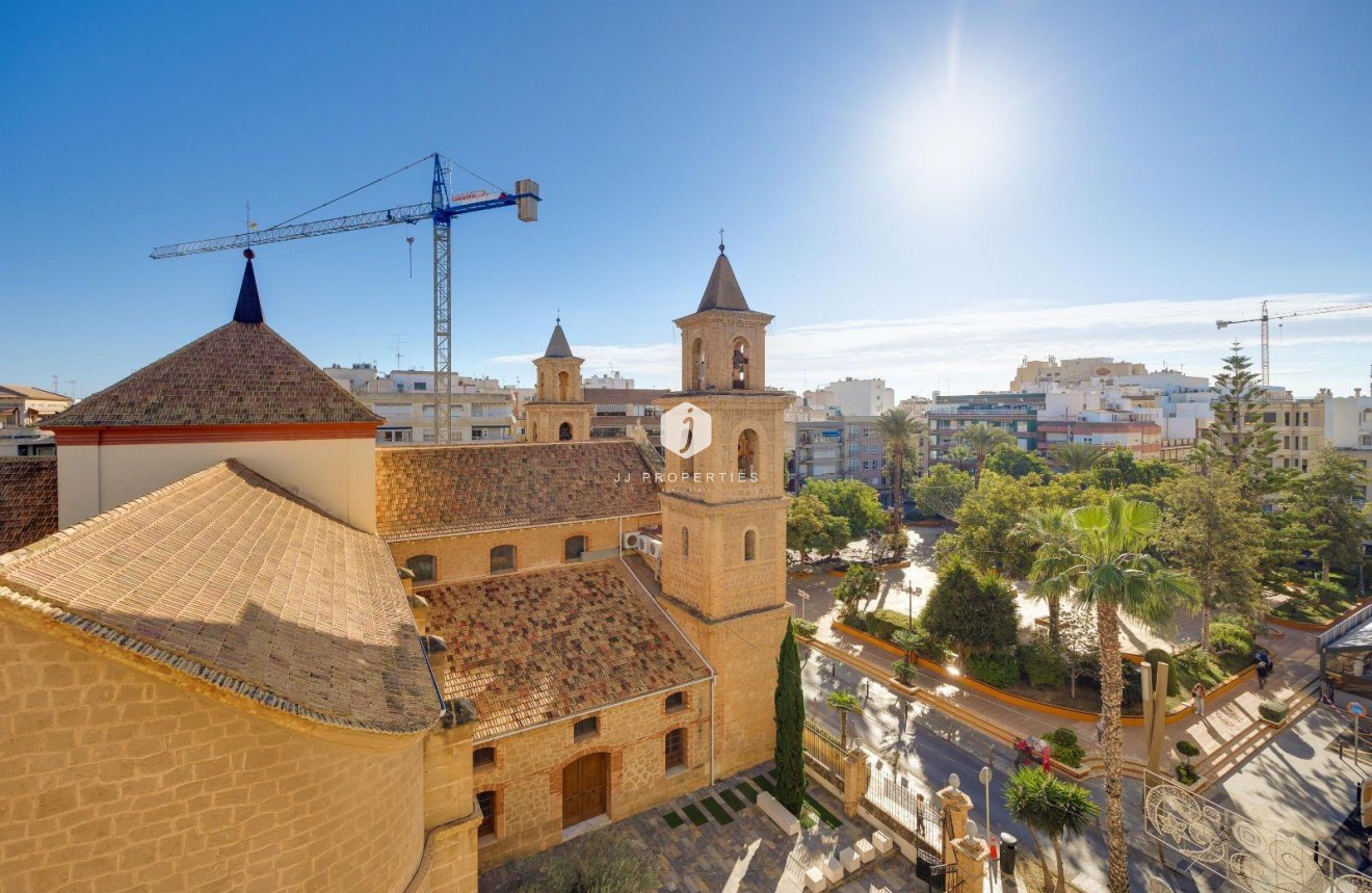 Z drugiej ręki - Mieszkanie w bloku -
Torrevieja - Centro